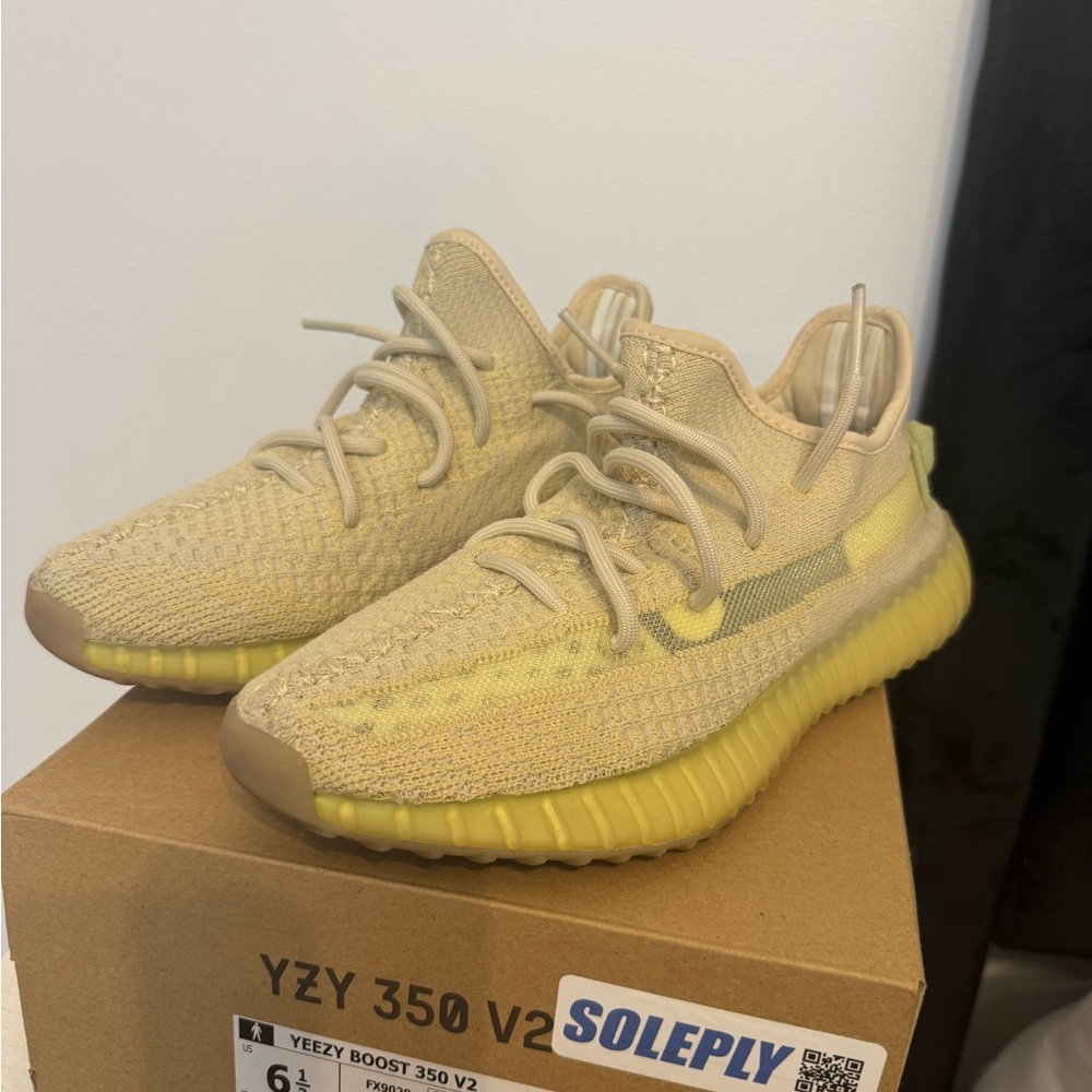 Yeezy Boost 350 V2 Tan Sneakers